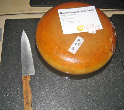 cumin_gouda_wheel07.jpg