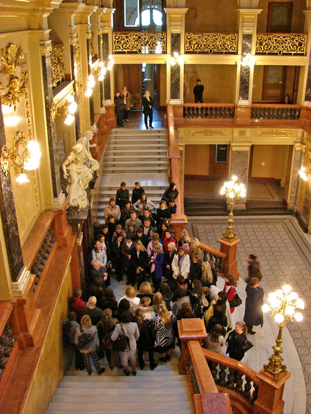 teachers tour at the King's Door