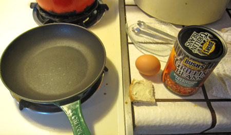 be_skillet-egg-bread-beans