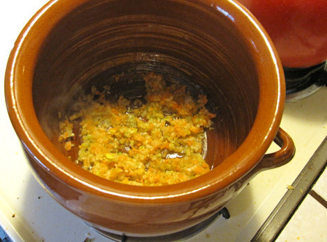  vegetables cook in pot to season beans