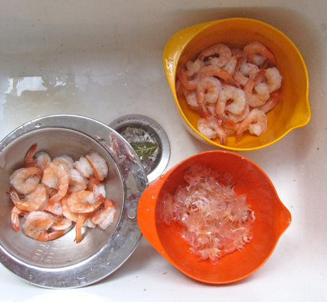 the shrimp peeling operation